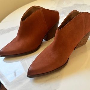 Seychelles Fancy Affair Low Cut Boot/Mule Size 8 Cognac Nubuck
